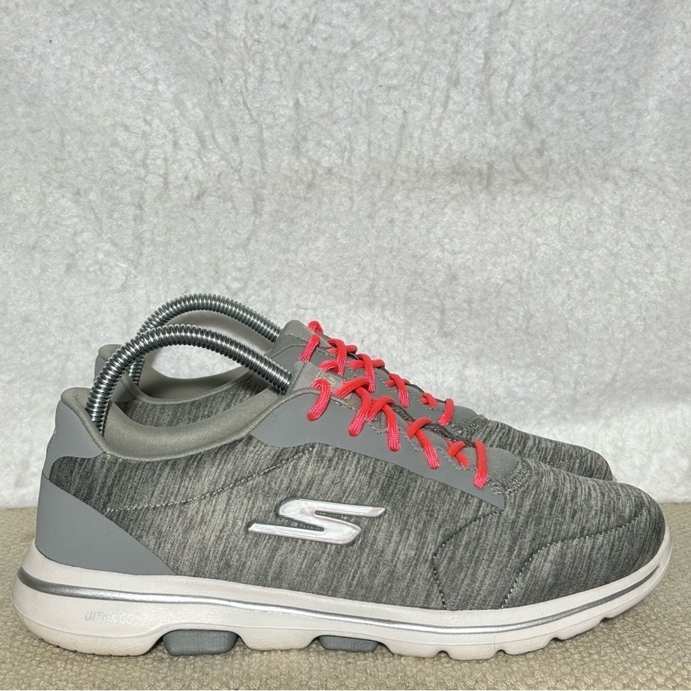 Skechers Womens Grey GOwalk 5 Lace Up Casual Sneaker Shoes SZ 9.5 WIDE